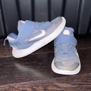 Nike Kids Sneakers in Blue and Pink